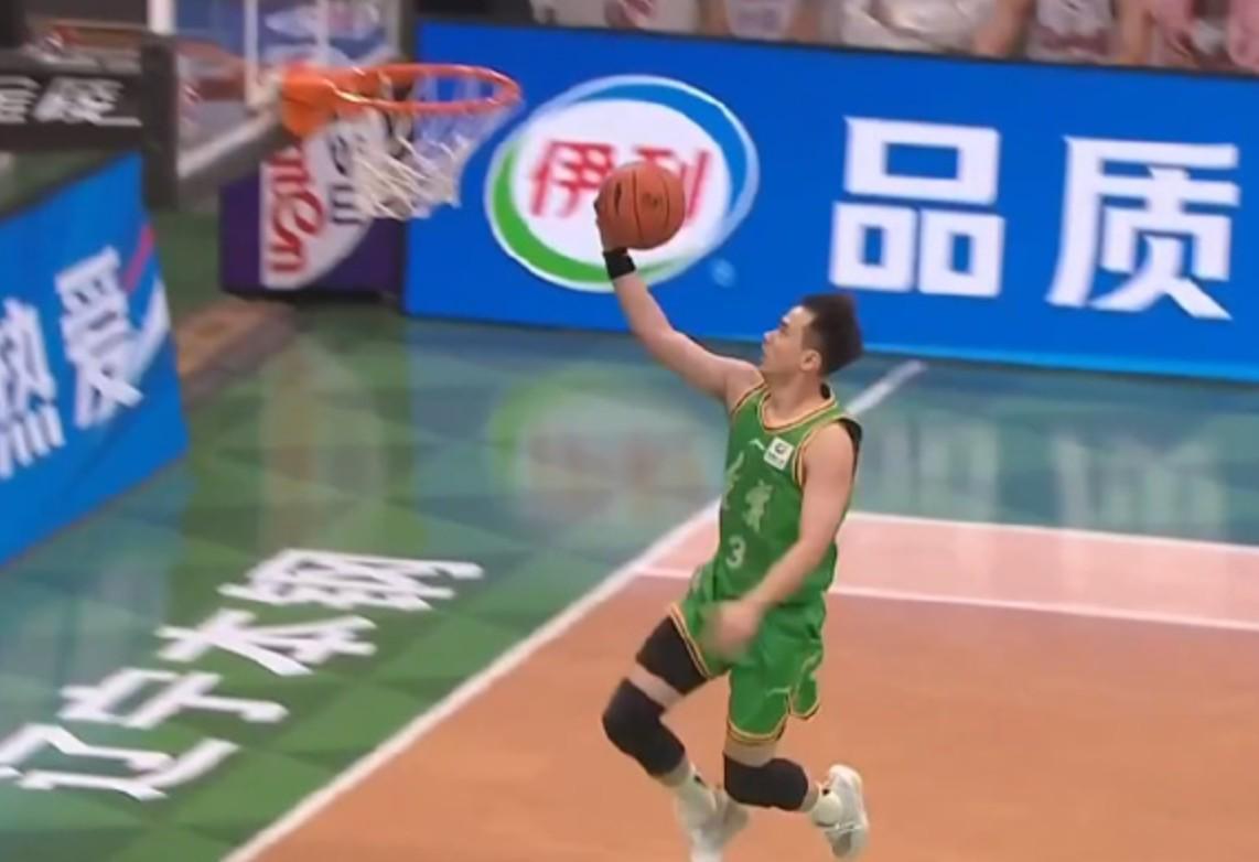 仍然一流,赵继伟赛季首秀砍全场最高24分+3板7助,正负值+17